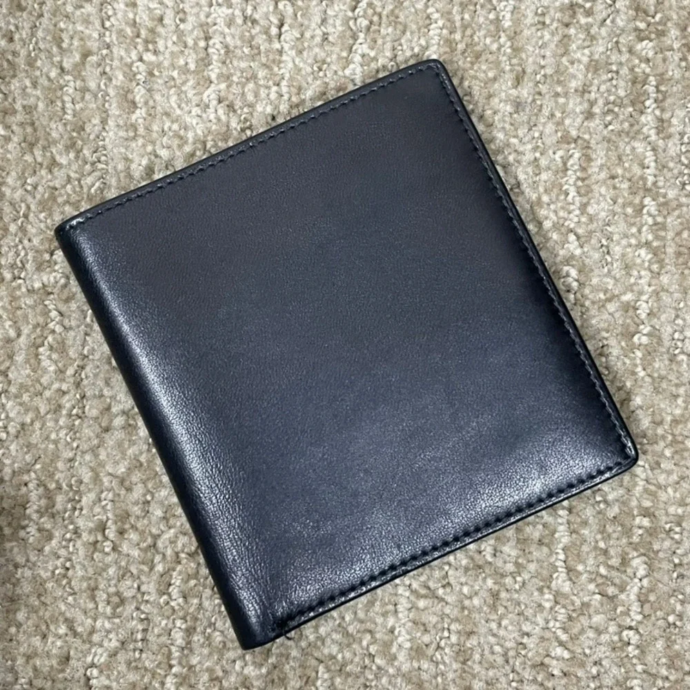 Wilsons Leather Bifold Wallet Mens Minimalist Sleek Black Pelle Studio 8